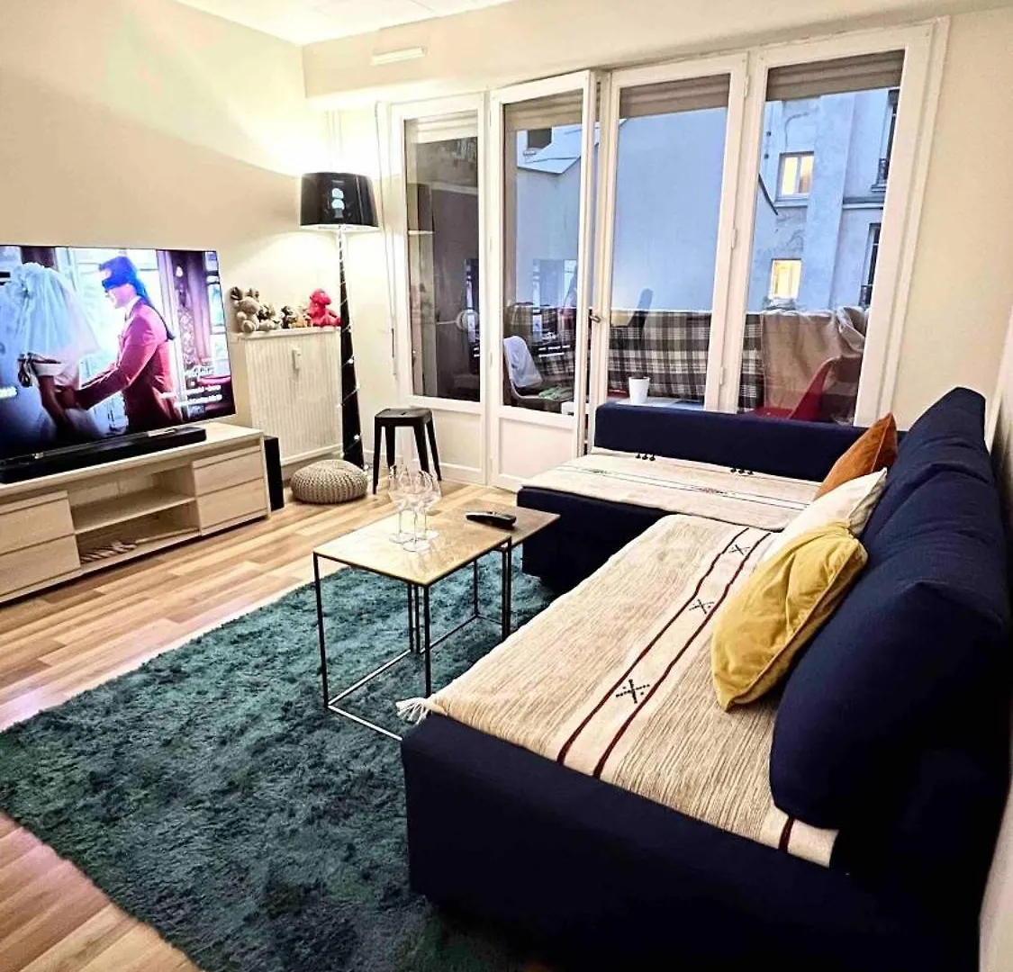 Cozy Flat In Paris Center Near Place De La Republiqueアパートメント