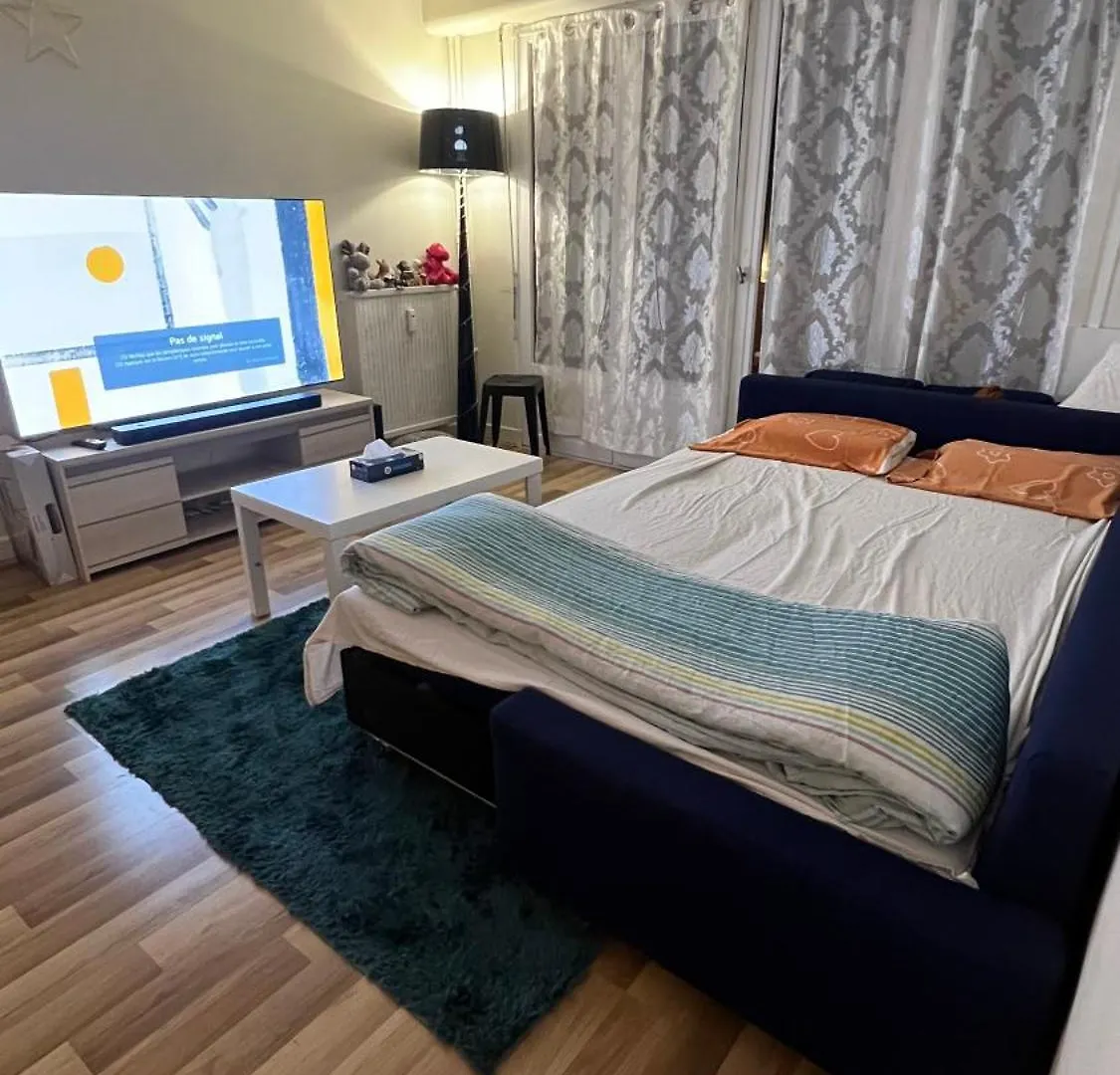 Cozy Flat In Paris Center Near Place De La Republique Daire 0*,  Fransa